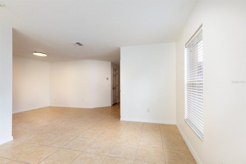 Townhouse in Oviedo, Florida 3 bedrooms, 169.83 sq.m. № 1815717 - photo 4