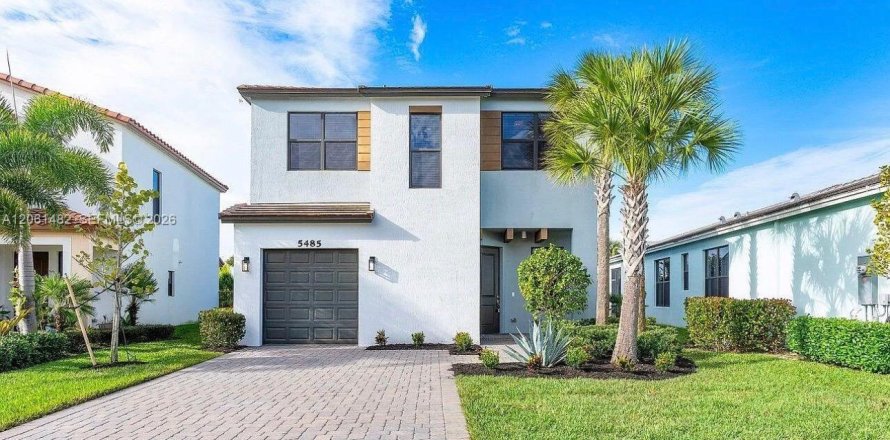 House in Westlake, Florida 3 bedrooms, 168.06 sq.m. № 2274067