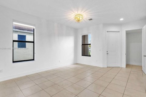House in Westlake, Florida 3 bedrooms, 168.06 sq.m. № 2274067 - photo 8