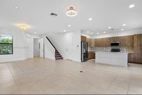 House in Westlake, Florida 3 bedrooms, 168.06 sq.m. № 2274067 - photo 13