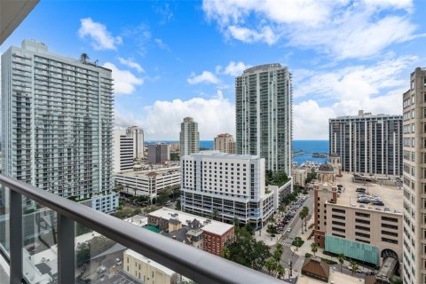 Condominio en venta en Saint Petersburg, Florida, 2 dormitorios, 220.27 m2 № 2298178 - foto 16