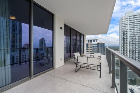 Condominio en venta en Saint Petersburg, Florida, 2 dormitorios, 220.27 m2 № 2298178 - foto 15