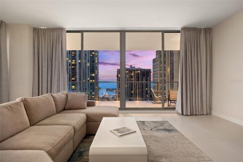 Condominio en venta en Saint Petersburg, Florida, 2 dormitorios, 220.27 m2 № 2298178 - foto 14