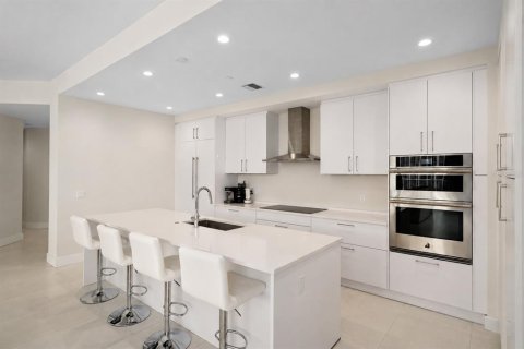 Condominio en venta en Saint Petersburg, Florida, 2 dormitorios, 220.27 m2 № 2298178 - foto 4