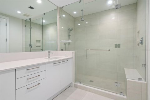 Condominio en venta en Saint Petersburg, Florida, 2 dormitorios, 220.27 m2 № 2298178 - foto 21