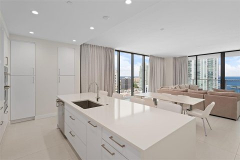 Condominio en venta en Saint Petersburg, Florida, 2 dormitorios, 220.27 m2 № 2298178 - foto 10