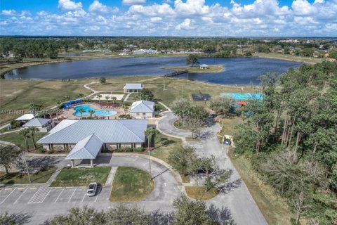 Propiedad comercial en venta en Sebring, Florida, 176.89 m2 № 1847736 - foto 15
