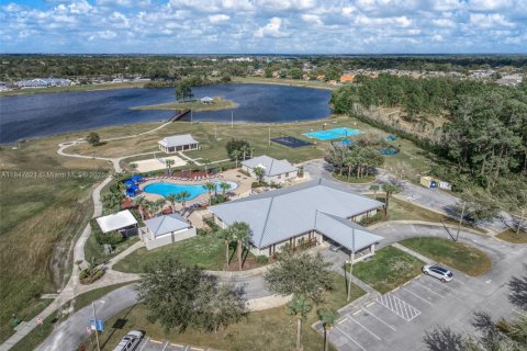 Propiedad comercial en venta en Sebring, Florida, 176.89 m2 № 1847736 - foto 16