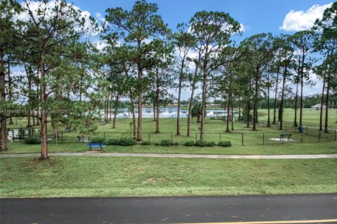 Propiedad comercial en venta en Sebring, Florida, 176.89 m2 № 1847736 - foto 3