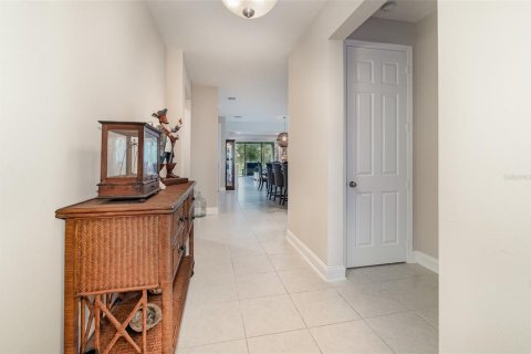 House in Winter Garden, Florida 4 bedrooms, 218.32 sq.m. № 2399217 - photo 3