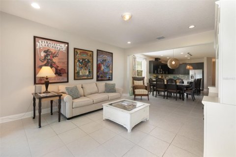 House in Winter Garden, Florida 4 bedrooms, 218.32 sq.m. № 2399217 - photo 5