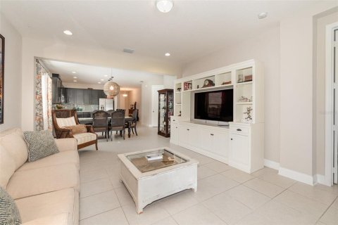 House in Winter Garden, Florida 4 bedrooms, 218.32 sq.m. № 2399217 - photo 7