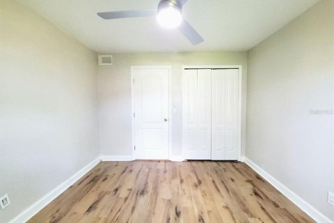 Condo in Brandon, Florida, 2 bedrooms  № 2396904 - photo 15