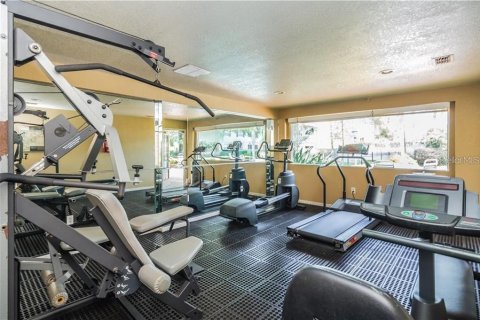 Condo in Brandon, Florida, 2 bedrooms  № 2396904 - photo 25