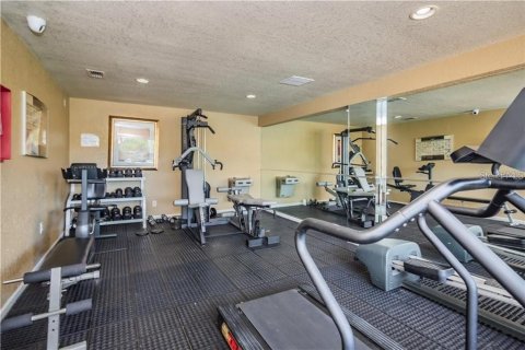 Condo in Brandon, Florida, 2 bedrooms  № 2396904 - photo 24