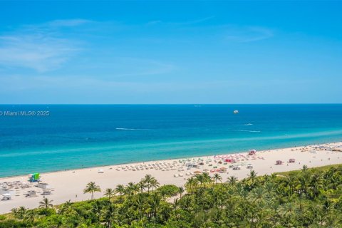 Condo in Miami Beach, Florida, 2 bedrooms  № 2022956 - photo 24