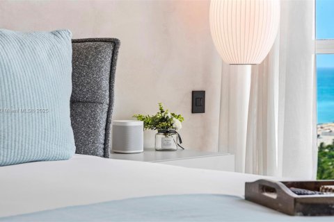 Condo in Miami Beach, Florida, 2 bedrooms  № 2022956 - photo 9