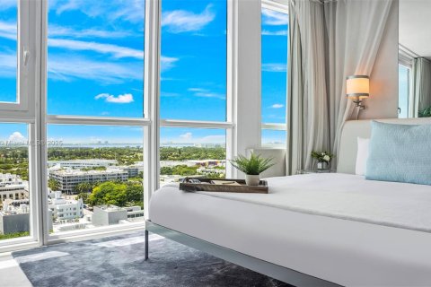 Condo in Miami Beach, Florida, 2 bedrooms  № 2022956 - photo 17