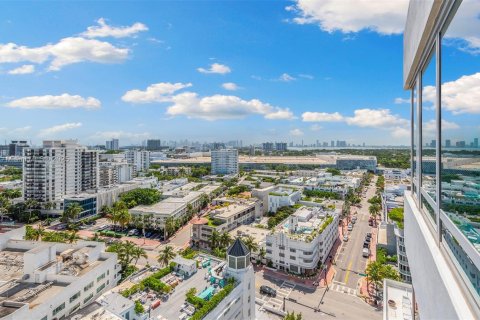 Condo in Miami Beach, Florida, 2 bedrooms  № 2022956 - photo 30