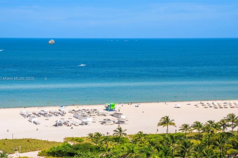 Condo in Miami Beach, Florida, 2 bedrooms  № 2022956