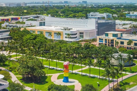 Condo in Miami Beach, Florida, 2 bedrooms  № 2022956 - photo 5