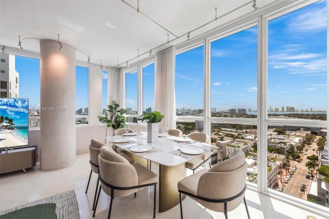 Condo in Miami Beach, Florida, 2 bedrooms  № 2022956 - photo 4