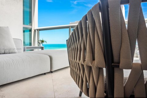 Condo in Miami Beach, Florida, 2 bedrooms  № 2022956 - photo 23