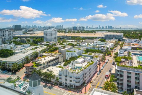 Condo in Miami Beach, Florida, 2 bedrooms  № 2022956 - photo 19
