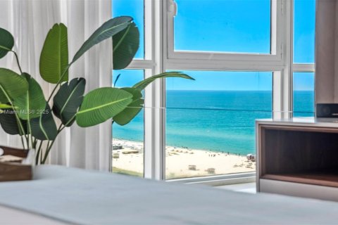 Condo in Miami Beach, Florida, 2 bedrooms  № 2022956 - photo 10