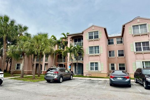 Condo in Doral, Florida, 3 bedrooms № 2048543 - photo 2