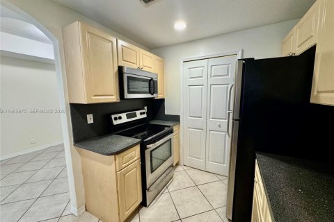 Condo in Doral, Florida, 3 bedrooms № 2048543 - photo 22