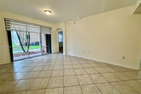 Condo in Doral, Florida, 3 bedrooms № 2048543 - photo 4