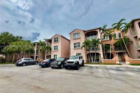 Condo in Doral, Florida, 3 bedrooms № 2048543 - photo 3