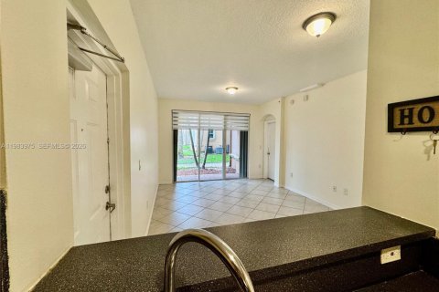 Condo in Doral, Florida, 3 bedrooms № 2048543 - photo 26
