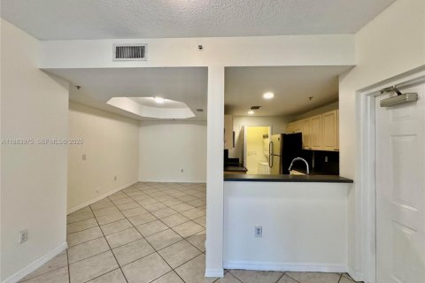 Condo in Doral, Florida, 3 bedrooms № 2048543 - photo 17