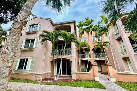 Condo in Doral, Florida, 3 bedrooms  № 2048543