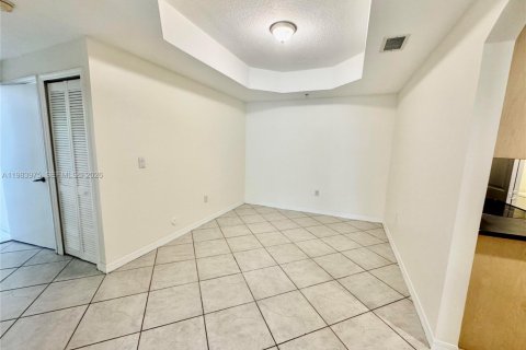 Condo in Doral, Florida, 3 bedrooms № 2048543 - photo 13