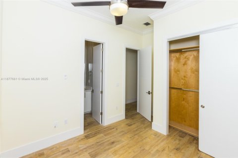 Villa ou maison à louer à Miami, Floride: 4 chambres № 1922742 - photo 27