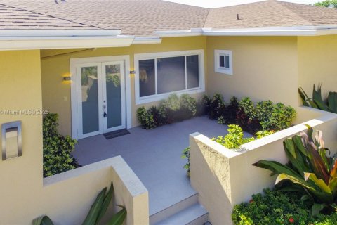 Villa ou maison à louer à Miami, Floride: 4 chambres № 1922742 - photo 6