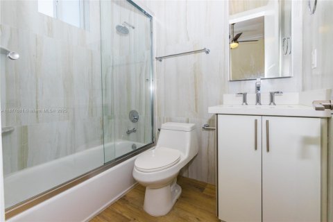 Villa ou maison à louer à Miami, Floride: 4 chambres № 1922742 - photo 28
