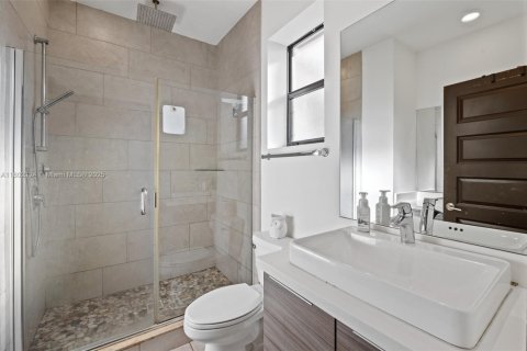 Adosado en venta en Miami Lakes, Florida, 3 dormitorios, 147.53 m2 № 1864665 - foto 23