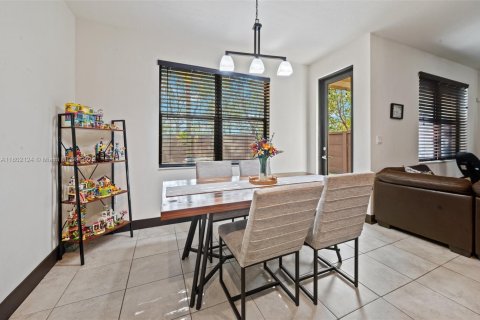 Adosado en venta en Miami Lakes, Florida, 3 dormitorios, 147.53 m2 № 1864665 - foto 17