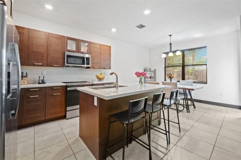 Adosado en venta en Miami Lakes, Florida, 3 dormitorios, 147.53 m2 № 1864665 - foto 13