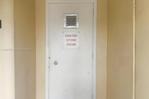 Купить кондоминиум в Халландейл-Бич, Флорида 1 спальня, 72.93м2, № 1849332 - фото 30
