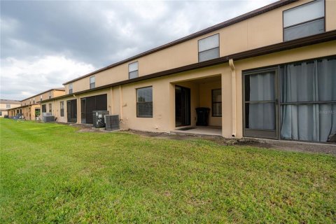 Townhouse in Brandon, Florida 3 bedrooms, 144.74 sq.m. № 1840277 - photo 10