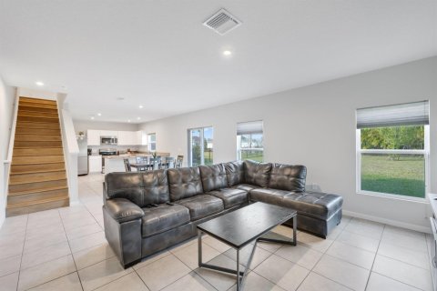 Casa en venta en St. Lucie, Florida, 4 dormitorios, 199.46 m2 № 2188067 - foto 8