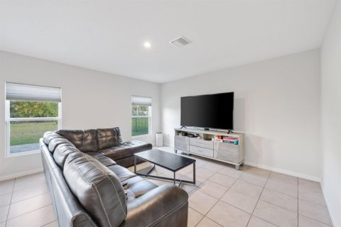 Casa en venta en St. Lucie, Florida, 4 dormitorios, 199.46 m2 № 2188067 - foto 7