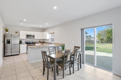 Casa en venta en St. Lucie, Florida, 4 dormitorios, 199.46 m2 № 2188067 - foto 13