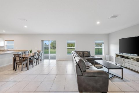 Casa en venta en St. Lucie, Florida, 4 dormitorios, 199.46 m2 № 2188067 - foto 6
