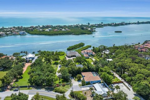 House in Nokomis, Florida 3 bedrooms, 274.99 sq.m. № 2100502 - photo 7
